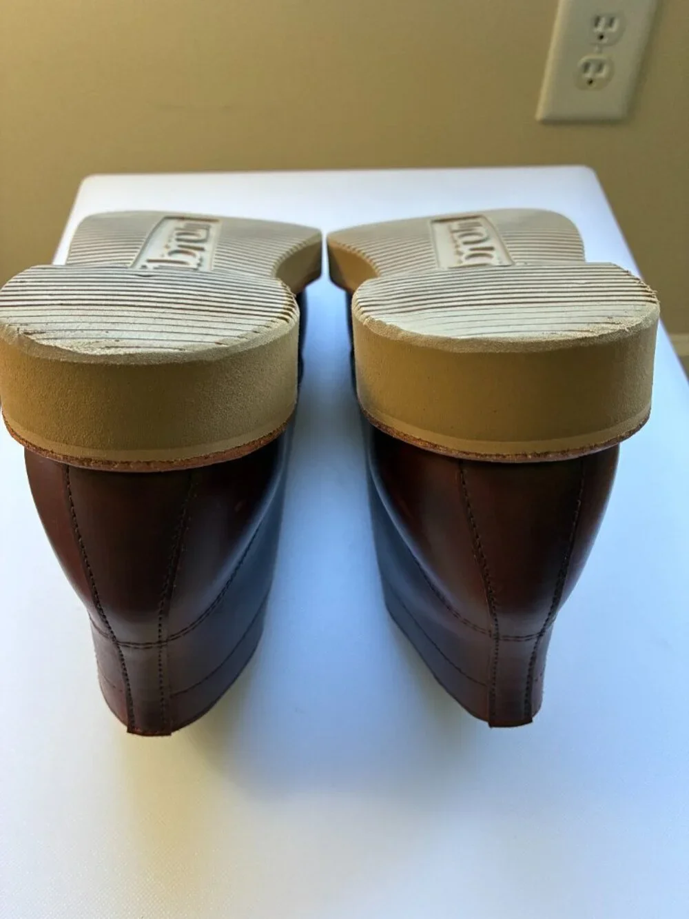 White's Chukka 853 Boots..size 8EE...fits like a Men's 9